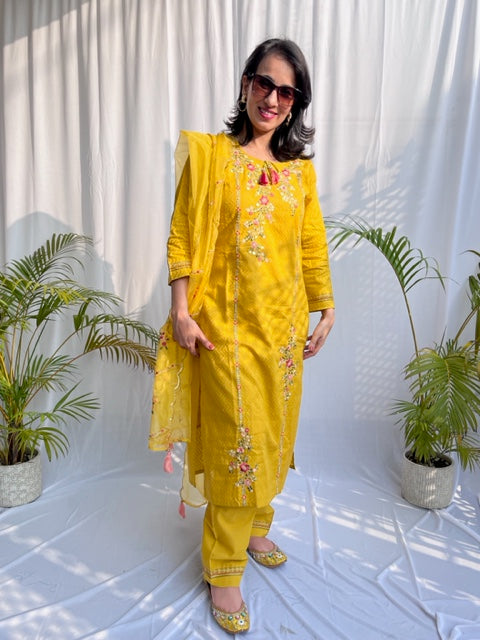 YELLOW COTTON HAND EMBROIDERED SUIT SET